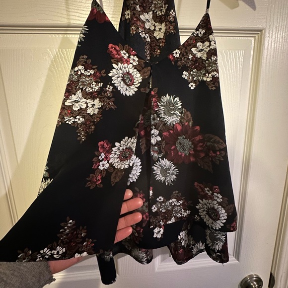 Black Tape Swing Tank - Picture 2 of 3